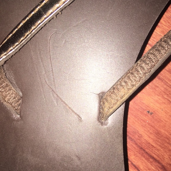 Apt 9 Bronze Brown Thong Sandals - Picture 3 of 6